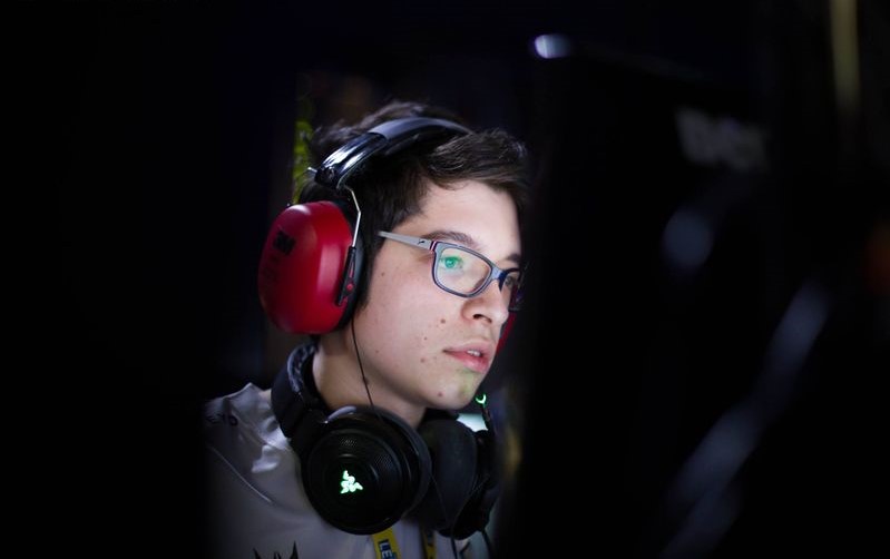 Semifinalistas do CBCS, frostezoR comenta map pick, e WOOD7 elogia Leomonster