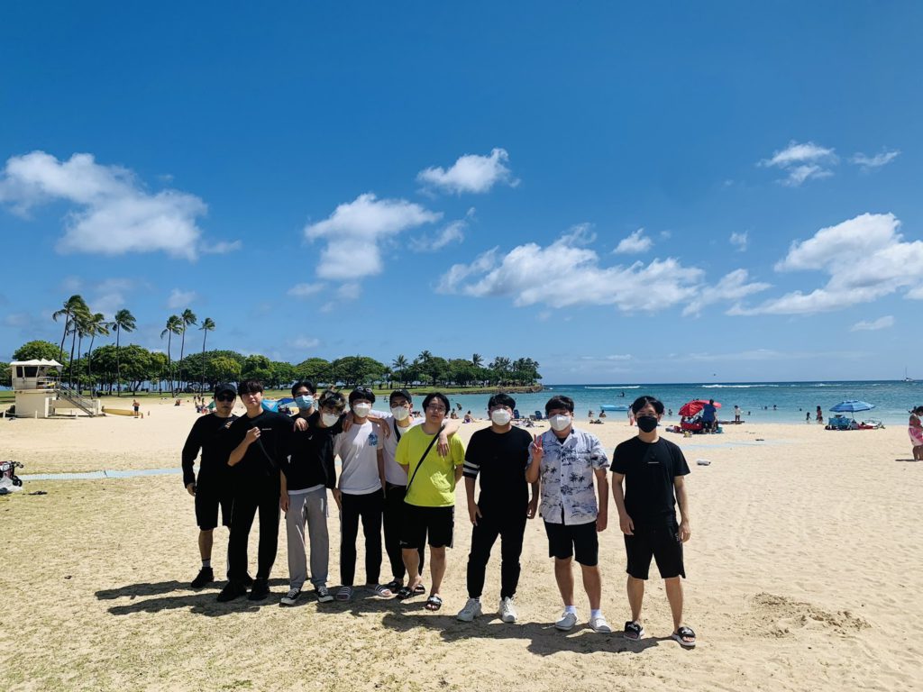 Dallas Fuel players on beach.