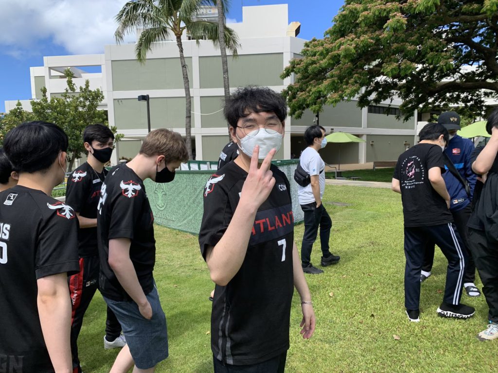 Atlanta Reign players going into a building.