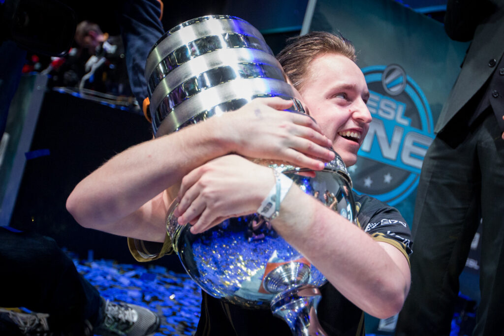 Construindo um Legado: A história da Ninjas in Pyjamas (NiP)