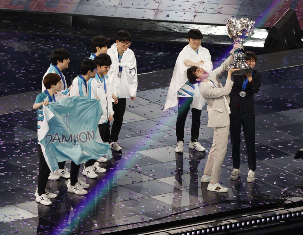 T1 release Worlds-winning coaching staff amid turmoil and poor results