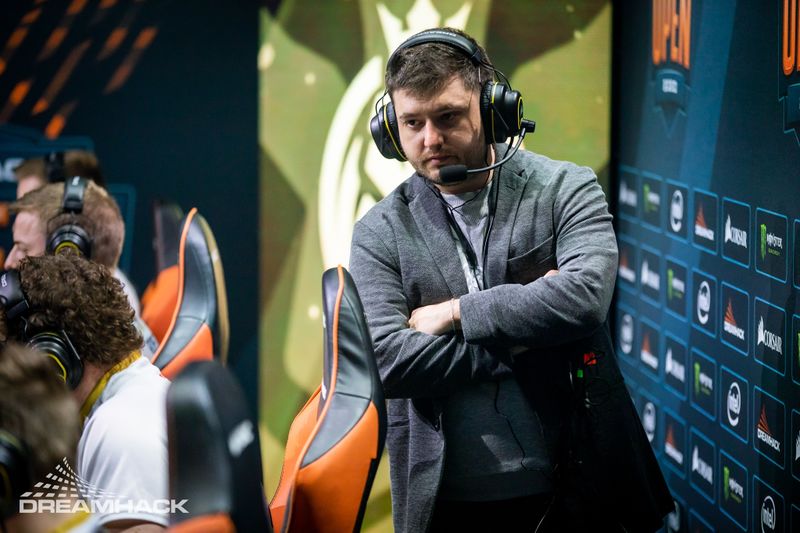 Brasileiro peacemaker será treinador da Complexity