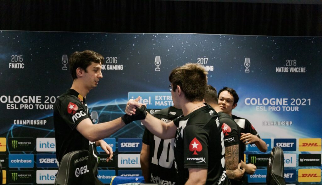 FURIA bate Renegades para seguir viva na IEM Cologne 2021