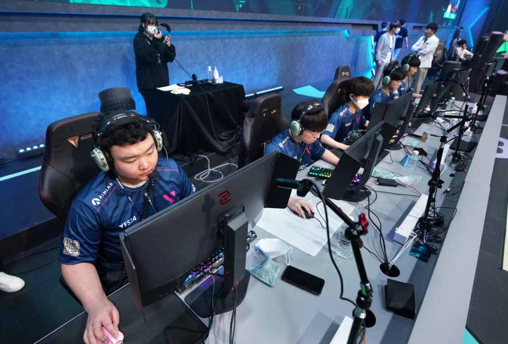 Vision Strikers and F4Q become the first teams qualified for Masters Berlin