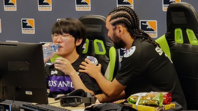 Space talking to his teammate during their match against Atlanta Reign.