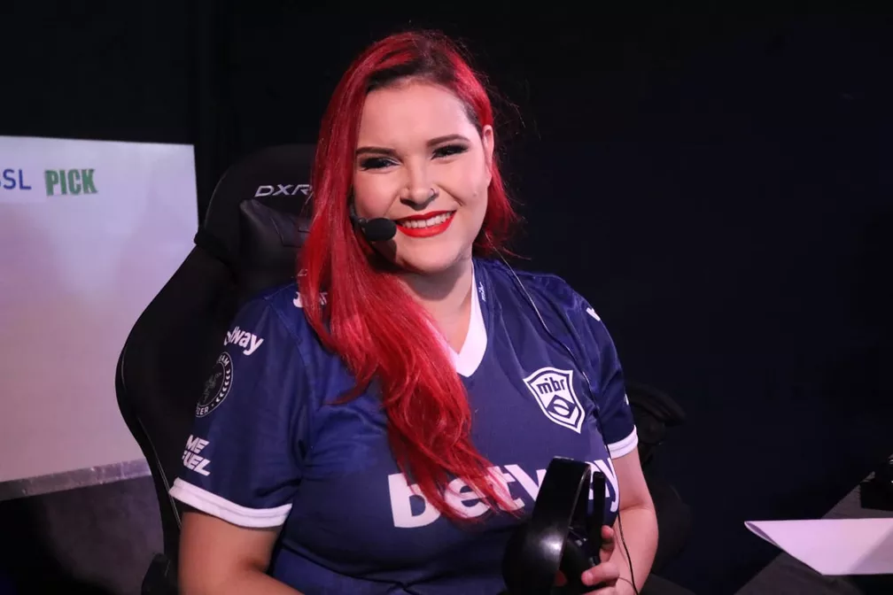 Babi Micheletto é anunciada como narradora para a final brasileira do Valorant Challengers