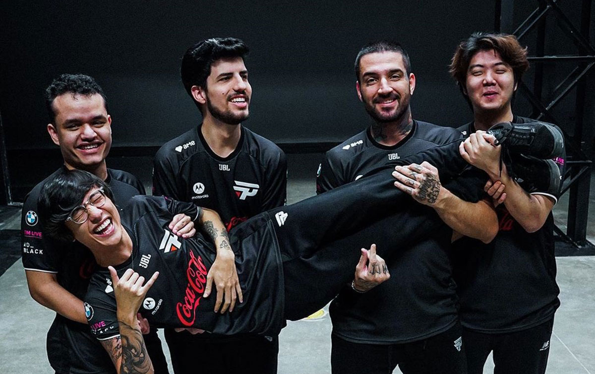 Robo e Tinows buscam ajuda para bootcamp na Europa