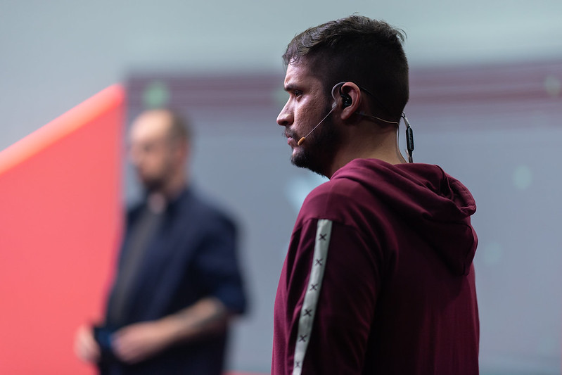 Após polêmicas, Nicolino se pronuncia no Twitter