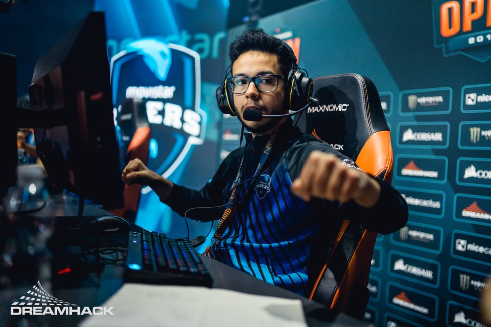 steel vai para o banco de reservas da Movistar Riders