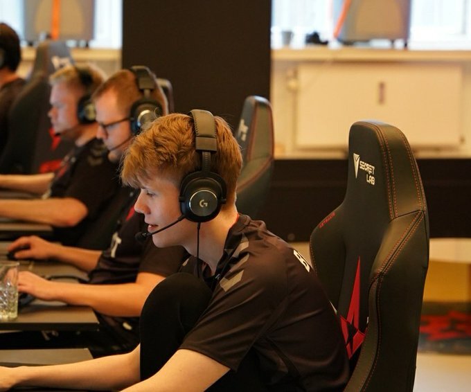 Magisk führt Astralis zum 2:0-Sieg gegen Evil Geniuses in den BLAST Premier Fall Groups