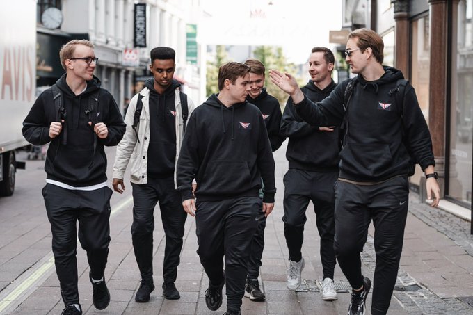 Heroic 1v5 Clutch by Refrezh sends Team Liquid packing