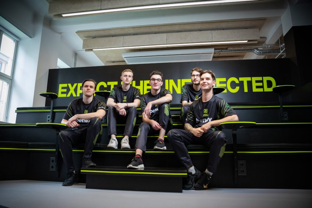 NiP and G2 off to dominant victories in BLAST Fall Group B openers