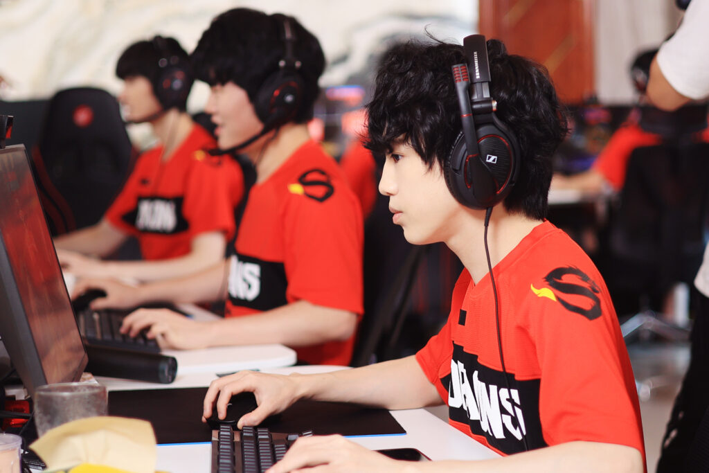 Izayaki after Shanghai Dragons win: “Dallas Fuel were a lot weaker in Playoffs Compared to the Regular Season”