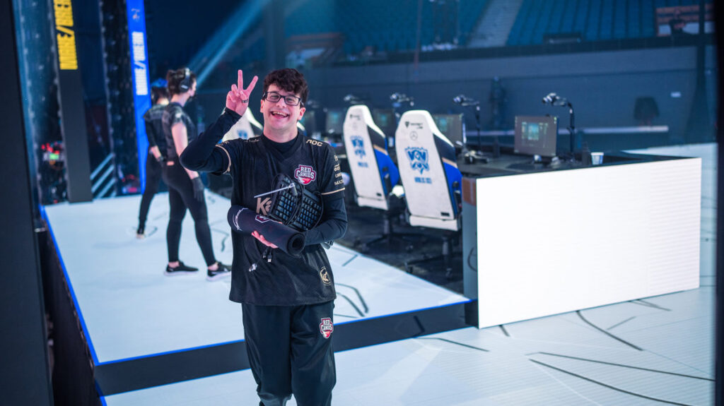 Worlds 2021: Red Canids vence Infinity em sua estreia