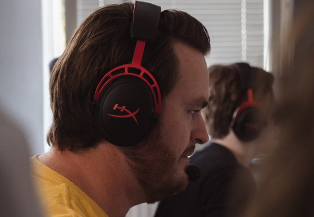 An image of Dignitas Friberg practising with his teammates.