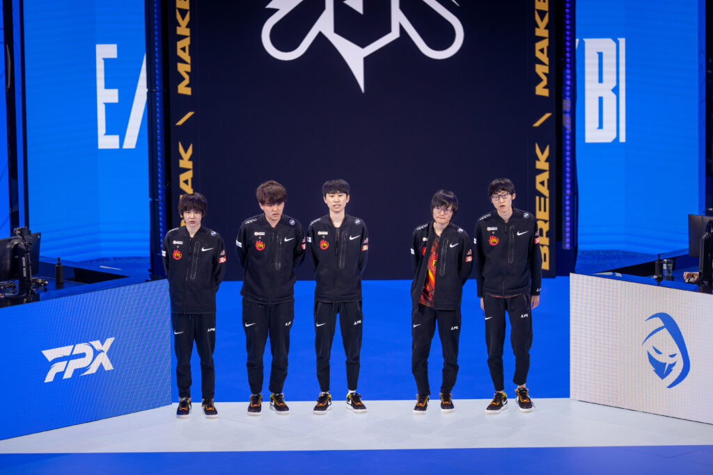 LPL favorites struggle at Worlds 2021 while underdogs impress