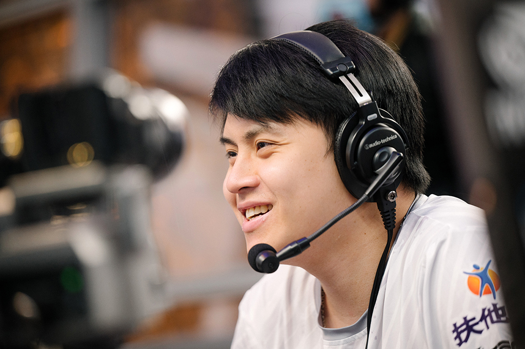 A comeback, A stomp and the Fifth Rampage on TI Main Stage as Invictus Gaming defeat Team Spirit