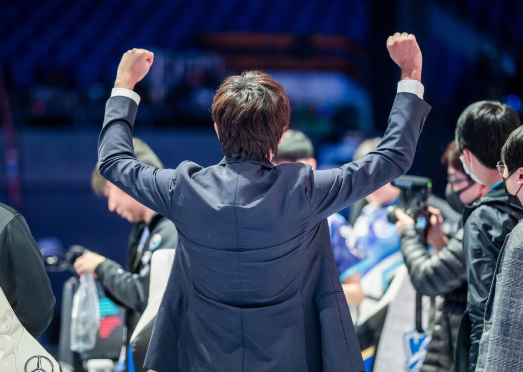 DFM Kazu: “It is an honor to play T1. We spent so many years studying their game to get better.”