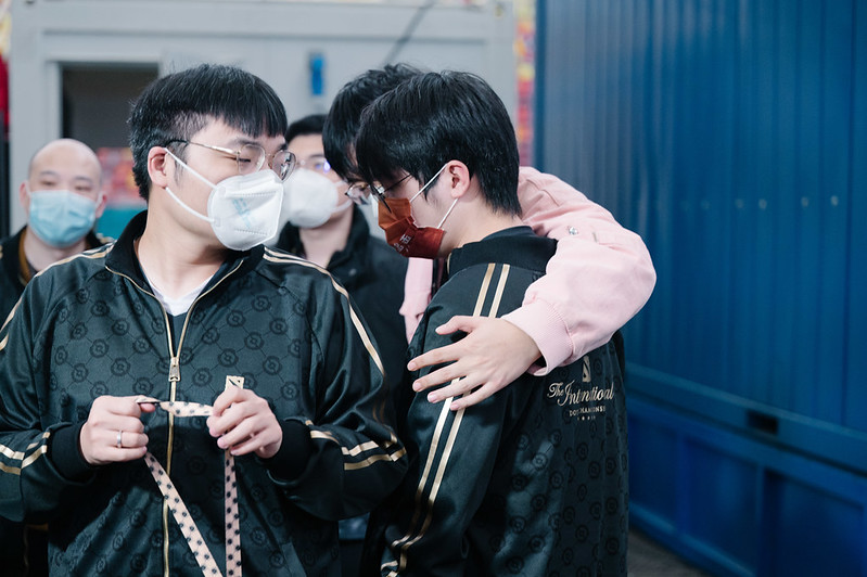 Vici Gaming sent home by rivals Invictus Gaming!