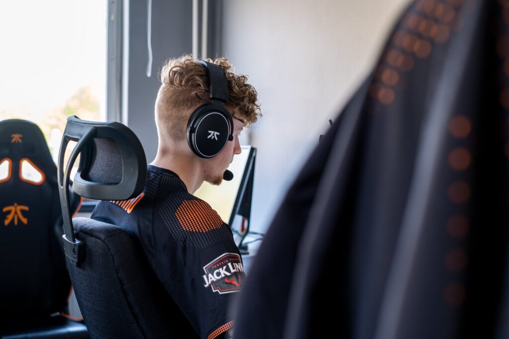 Fnatic kündigt Smooya als Ersatzspieler an, nachdem sie sich nicht für das Major qualifiziert haben.