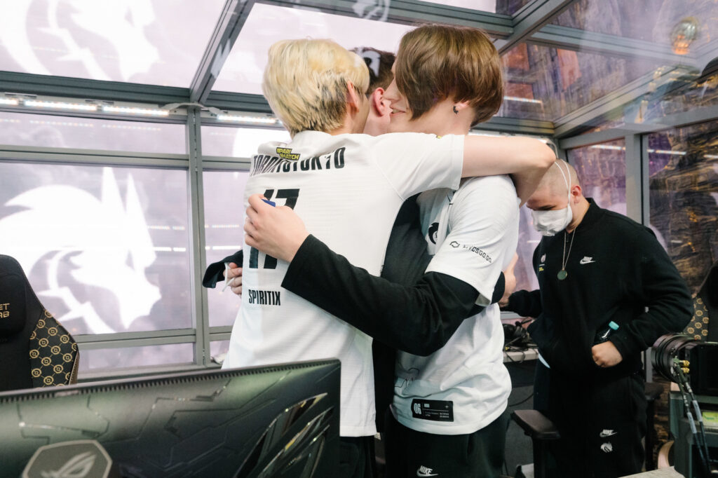 Team Spirit triumphiert gegen VP im CIS-Derby bei TI10