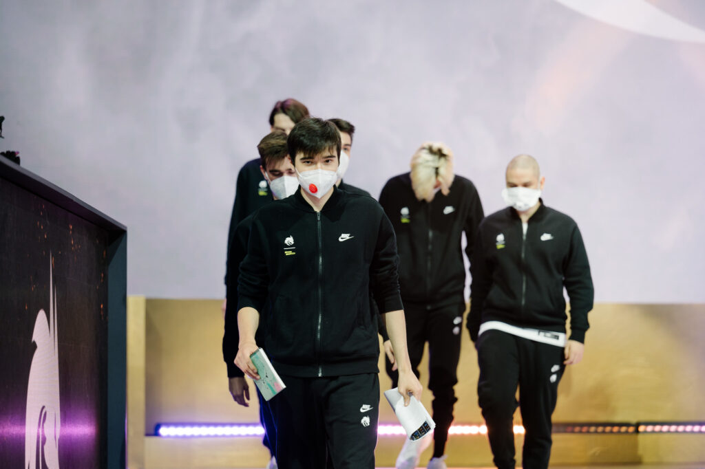 Team Spirit besiegt iG und setzt seinen Weg zur Größe beim TI10 fort