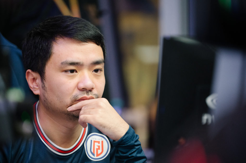 psg lgd coach xiao8 during draft