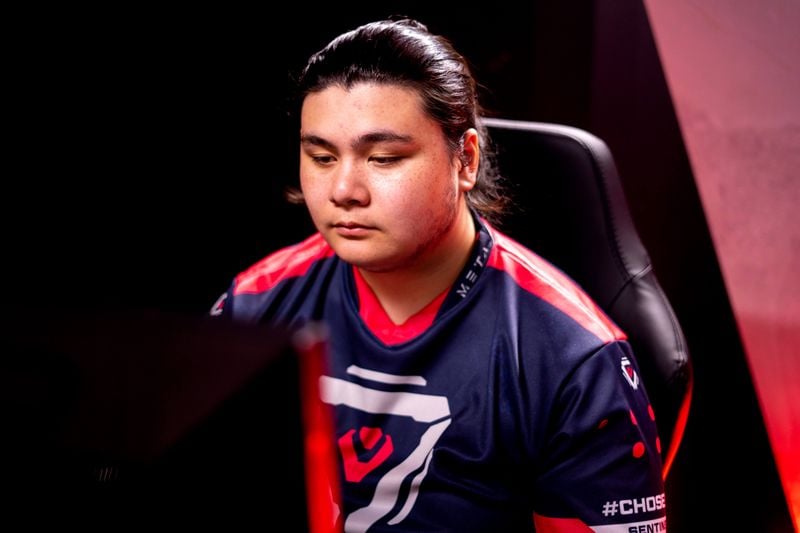 Senoxe played for NRG at the Carnage cup, but the team failed to impress.