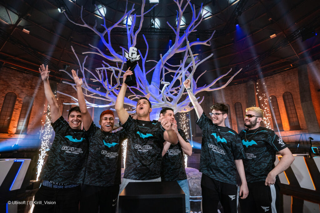 Em final brasileira, FaZe supera NiP e se torna campeã do Six Major Suécia