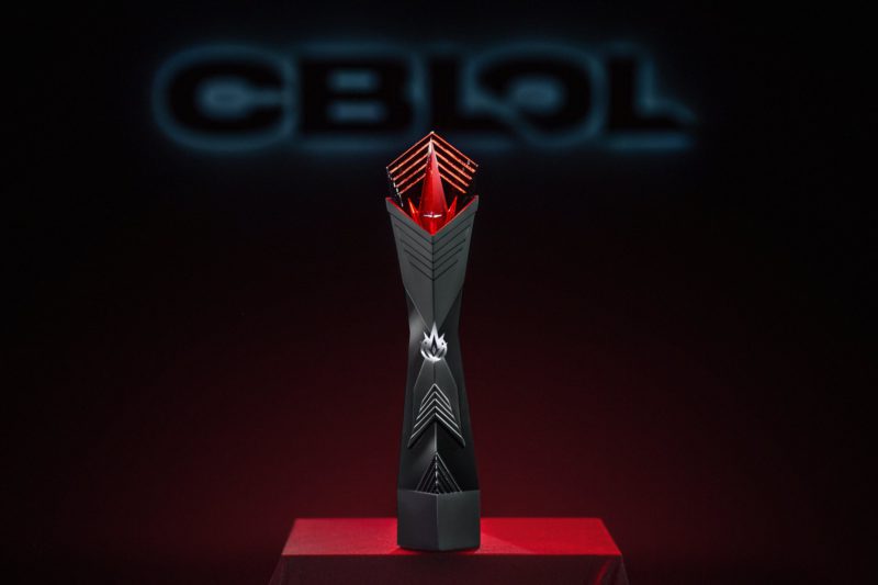 CBLOL volta ao presencial em 2022 e com torcida