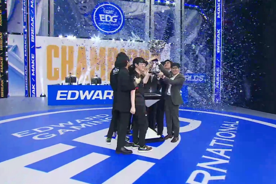 Edward Gaming are the 2021 League of Legends World Champions!!