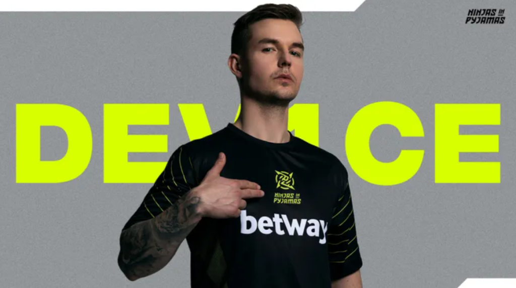 Dev1ce is one of the best players in the world. Here are his crosshair and viewmodel settings. 