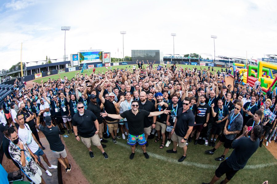 Nickmercs brings holiday cheer with massive $300,000 giveaway