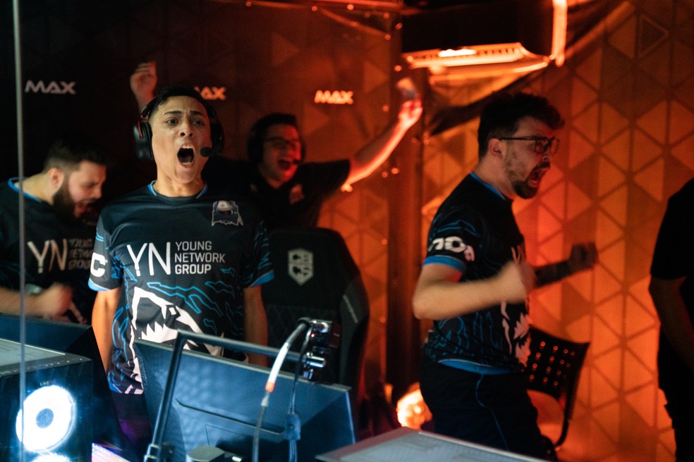 Sharks bate MIBR e se sagra campeã do CBCS Finals