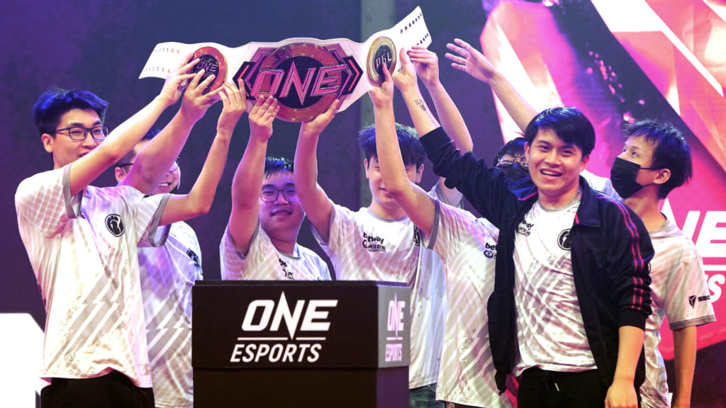 Invictus Gaming won the Oneesports Singapore Major after a reverse sweep comeback versus Evil Geniuses. 