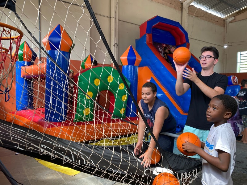 Hero Base promoveu Almoço do Bem como ação de natal