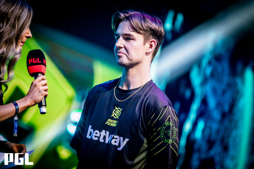 Device extends medical leave, NIP target Jackinho