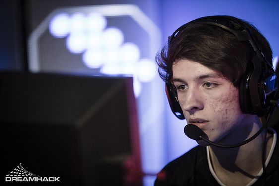 Kronovi retires from professional play; to focus on content creation