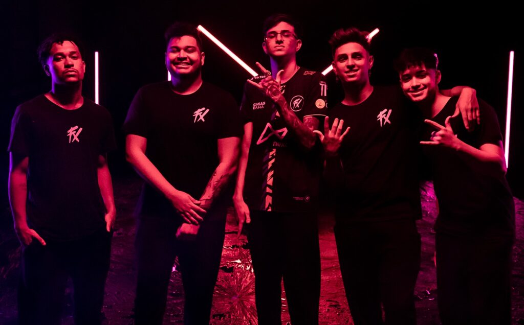 Fluxo anuncia contratação de Ousado