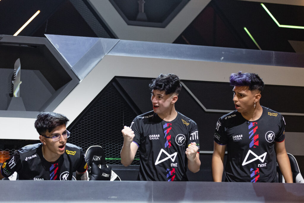 LBFF 7 começa com domínio de Fluxo e Vivo Keyd