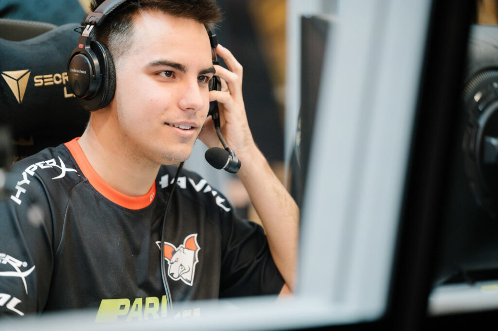 Virtus.Pro’s DM: “It’s important to play heroes that make you feel amazing. Do you think Collapse feels sad playing Mars?”