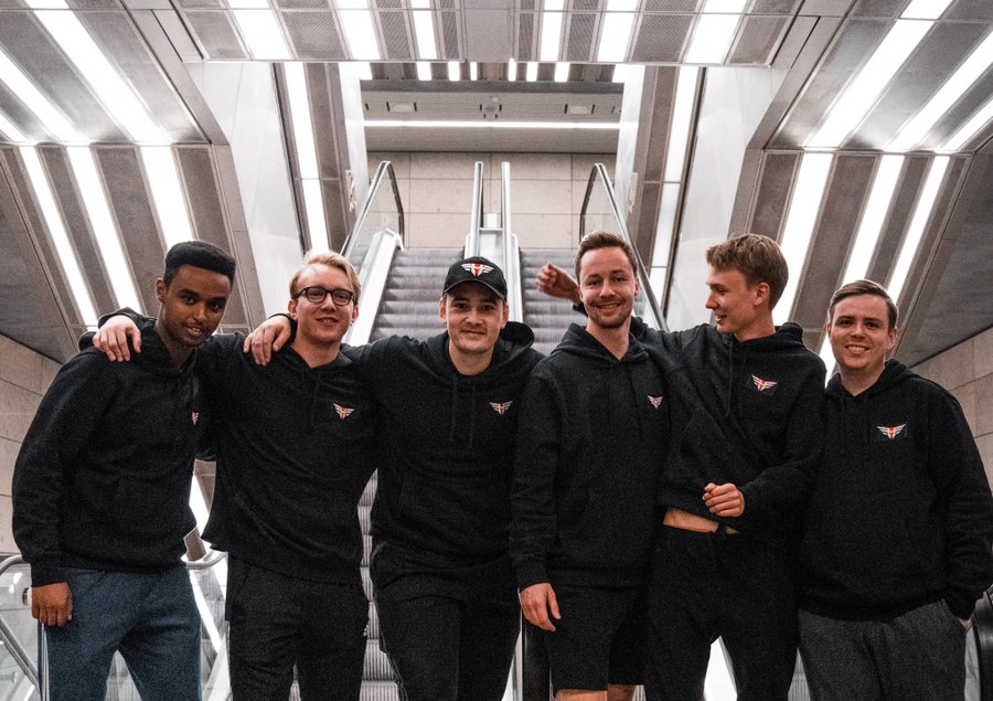 Heroic's squad has stuck together despite several roster changes around them. Seen in the photo are Refrezh, TeSeS, CadiaN, stavn and Sjuush.