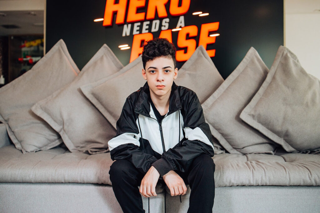 Hero Base anuncia Phzin como novo jogador de Fortnite