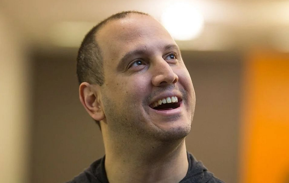 Alex Jebailey trolls FGC with CEO 2022 “NFT” – but it’s not what you think