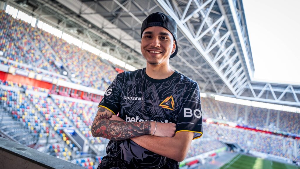 GODSENT confirma HEN1 para vaga de felps