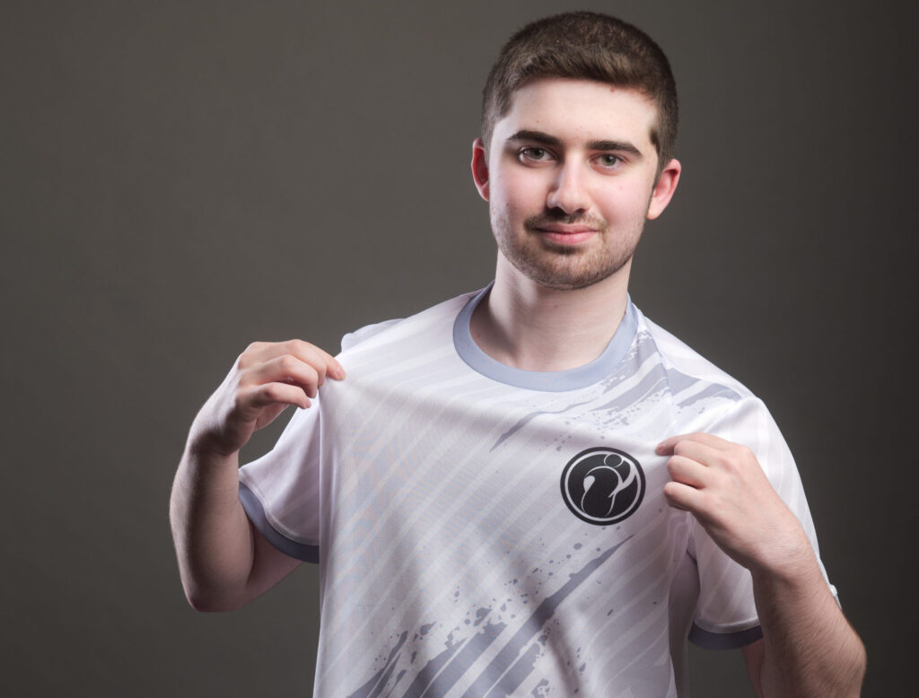 Blasts: “Replacing me after all this time together really did hurt”