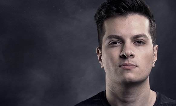 Crosshair e viewmodel no CS:GO – As configurações do Perfecto da NAVI