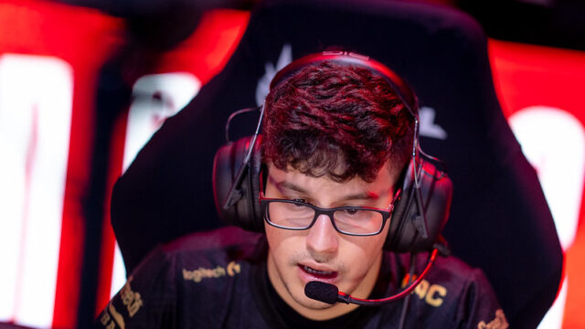 “Eu me vi um pouco nele”, diz Grevthar sobre estreia de Betão como titular