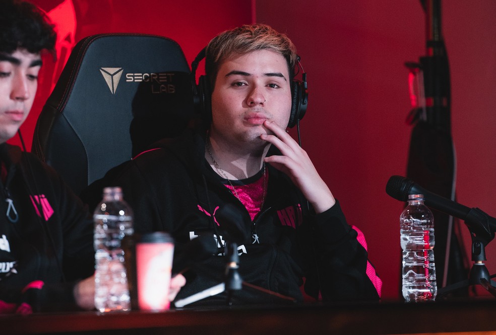 Riot aplica punição a Keznit por comentário discriminatório