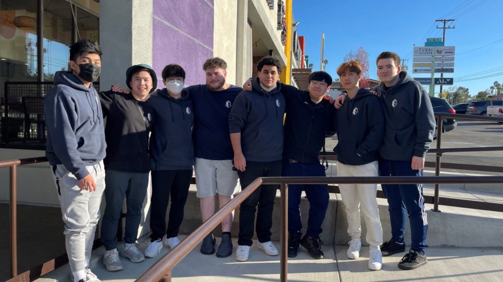 The Guard Valyn along with his teammates.